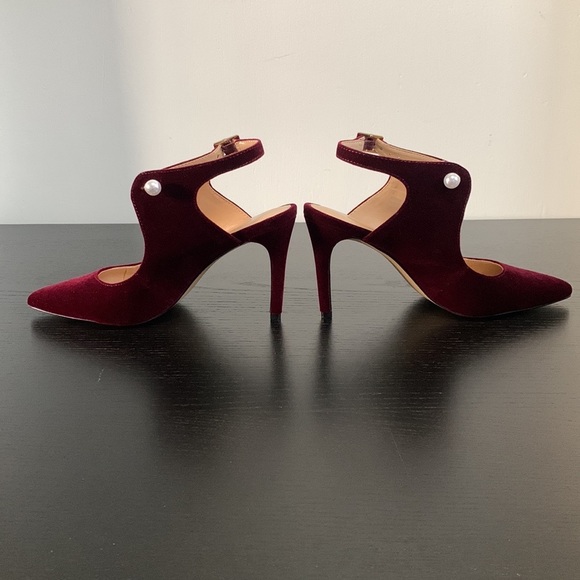 EXPRESSION red velvet sling back silhouettes - Picture 8 of 12